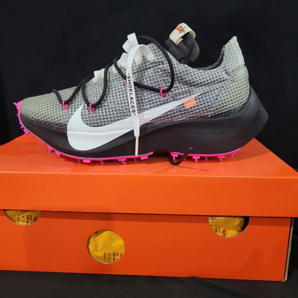 Nike WS Vapor Street. Size (9 Men, 10.5 Women). Black, Nior, Fuchsia
